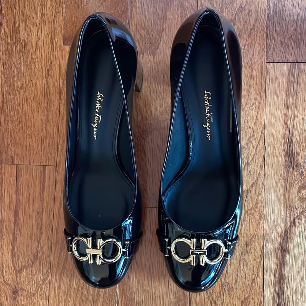 Ferragamo ladies casuals in excellent condition.